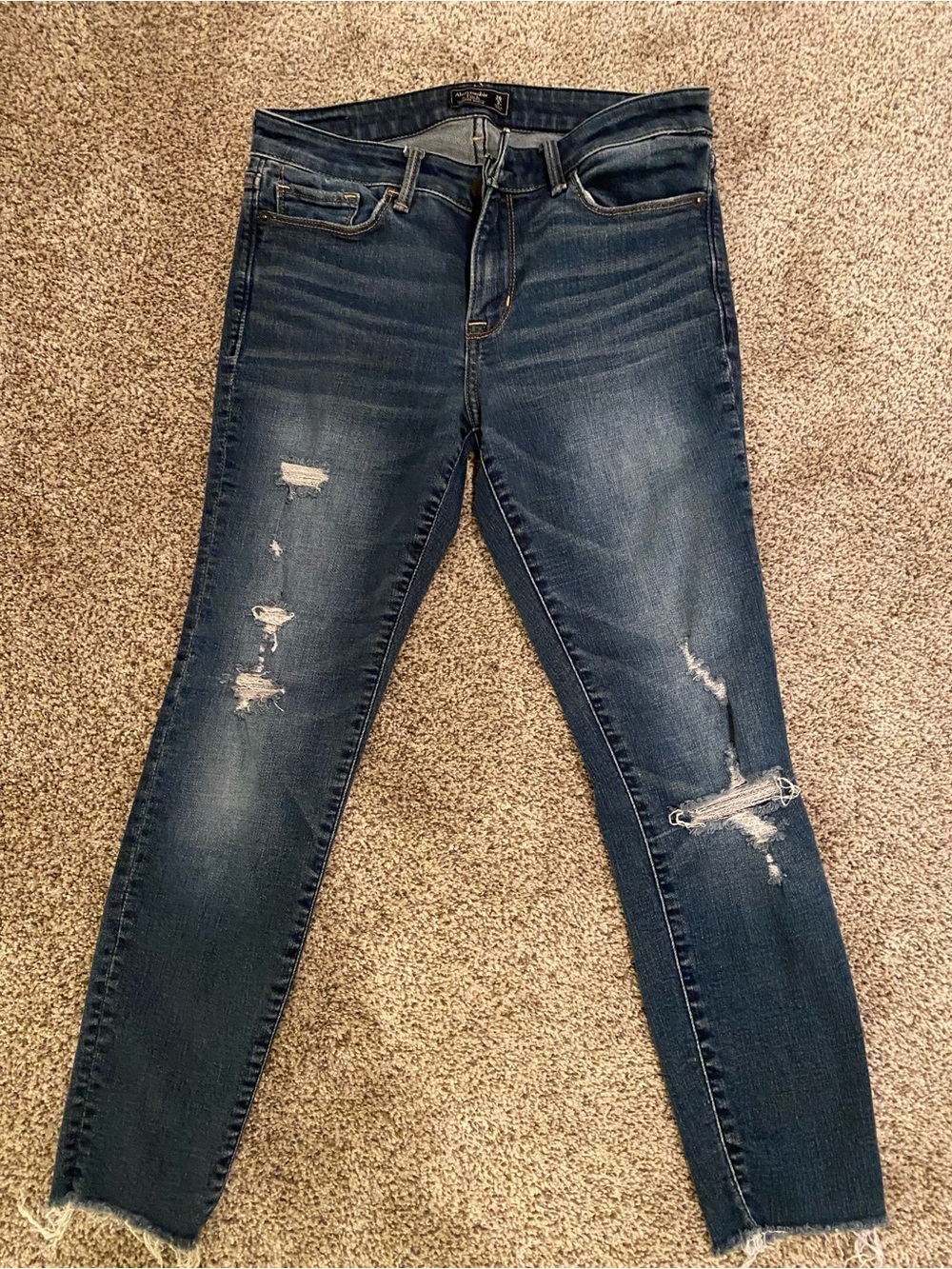 Abercrombie & Fitch Harper ankle Distressed Skinny Jeans 26